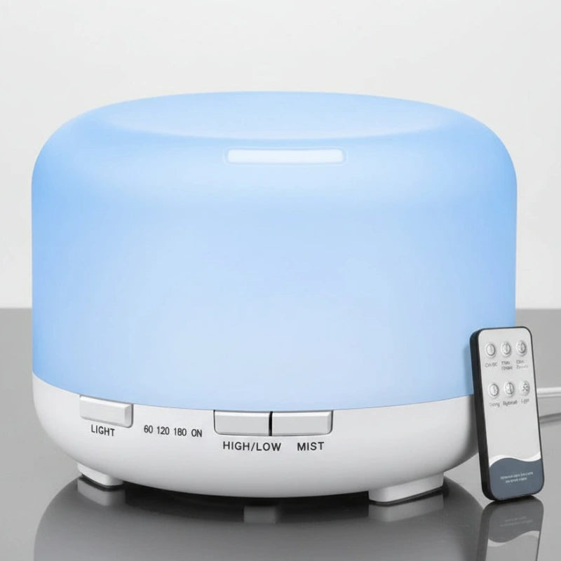 Diffuseur à aromathérapie posé sur un bureau pour une ambiance zen de travail