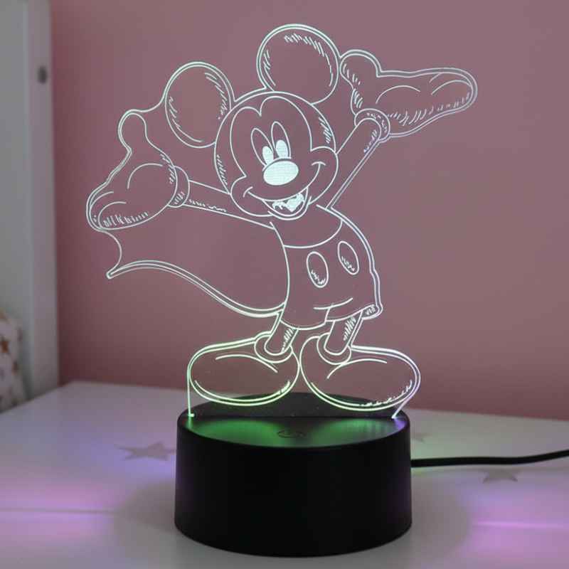 Lampe 3D Mickey en action avec lithophanie 360° illuminant Mickey et Minnie.