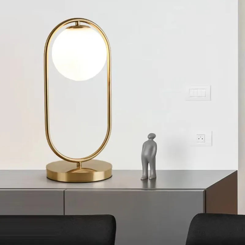 Lampes a poser Doré et Boule en Verre