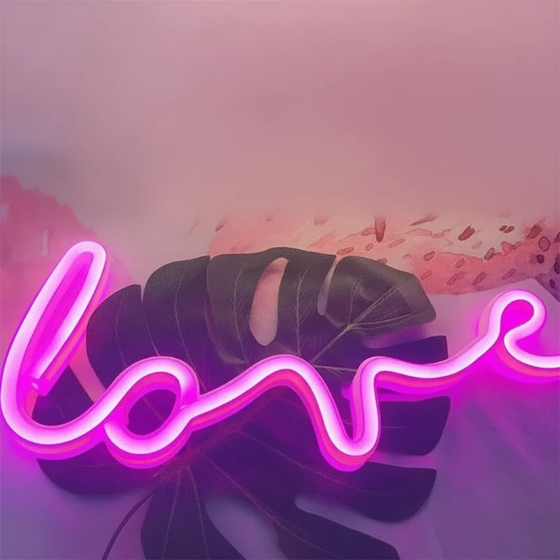 néon love rose lumineux pour ambiance douce et chaleureuse
