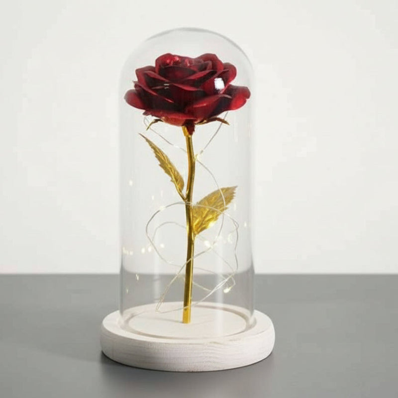Rose éternelle sous cloche rouge éclatant avec base blanche et lumière LED