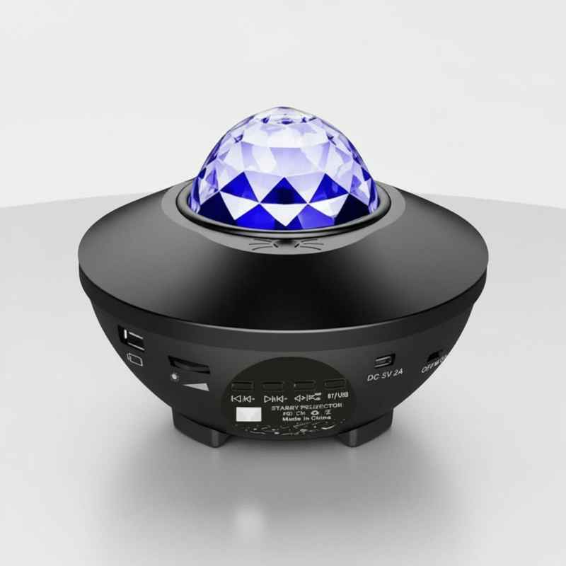 Enfant admirant une veilleuse LED avec projections célestes